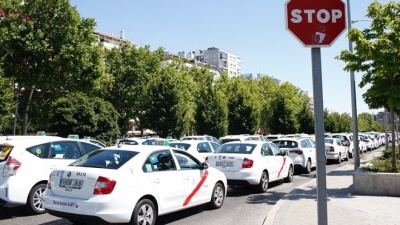 Los hoteleros de Madrid claudicaron con los taxistas okupas