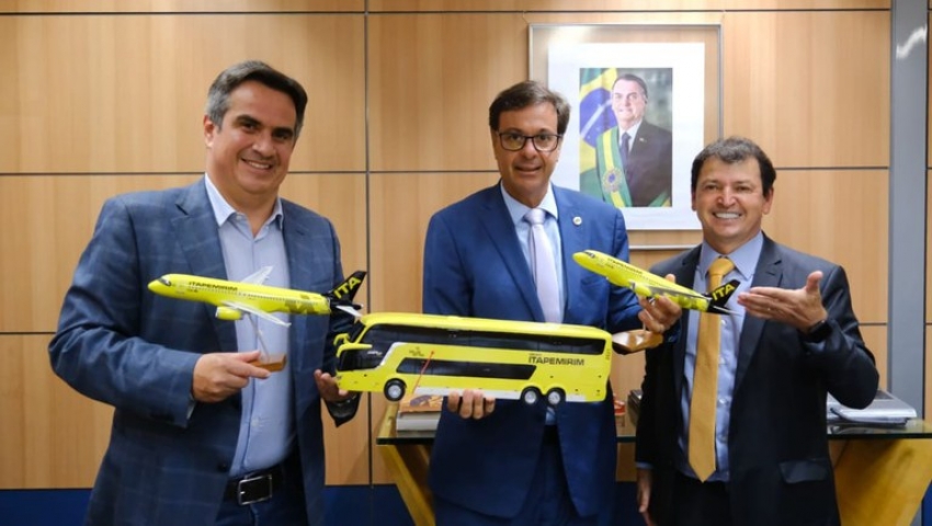 El ministro Gilson Machado Neto junto al senador Ciro Nogueira y el presidente de Itapemirim, Sidnei Piva.