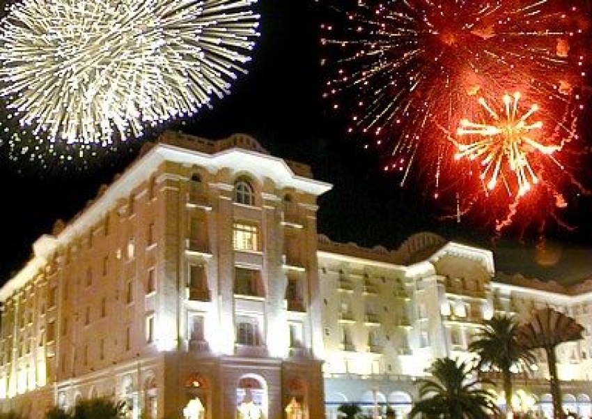 Piri&aacute;polis:  Gala de Luces el s&aacute;bado 2 y Regata de Veleros el martes 5