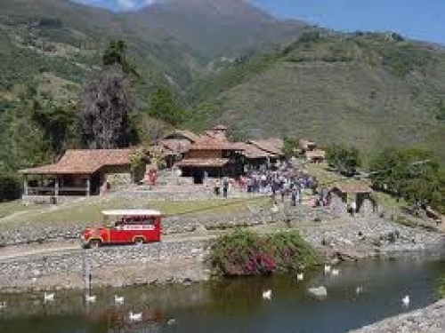 El pueblito típico los Aleros en Mérida-Venezuela constituyó un parque temático innovativo, su aparición despertó gran interés en turistas y visitantes.