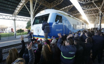 El tren llegando a la estaci&oacute;n de Mar del Plata.