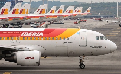 Iberia ralentiza el crecimiento de su oferta de asientos en 2016