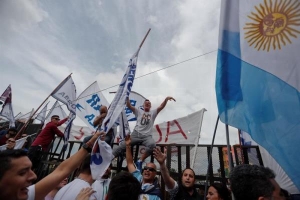 Los gremios aeronáuticos vuelan hacia atrás