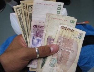 Pesos argentinos en Uruguay