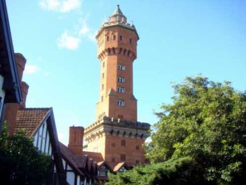 L&#039;Auberge: De torre de agua a hotel de lujo