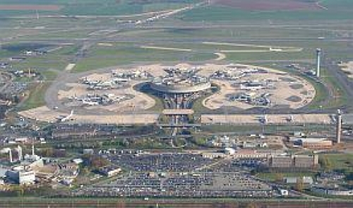 Los costos de seguridad en los aeropuertos franceses triplican la media UE 