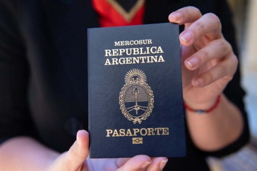 Argentina elimina el sellado del pasaporte