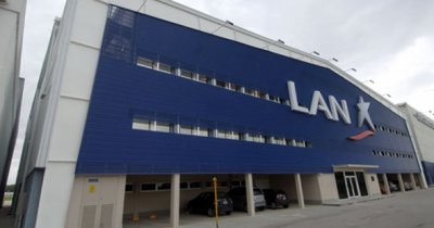 Versiones cruzadas respecto al hangar de LAN Argentina