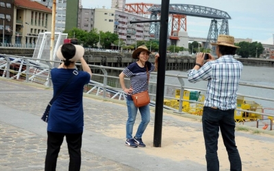 Turistas extranjeros en La Boca.