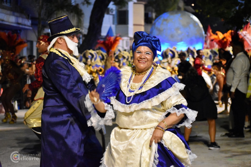 El desfile de llamadas, fuego vivo en la noche montevideana