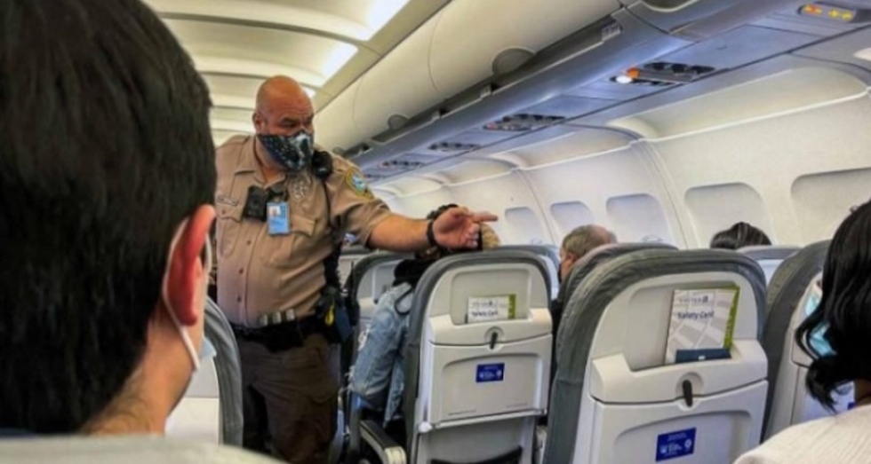 Aumentan incidentes con pasajeros indisciplinados