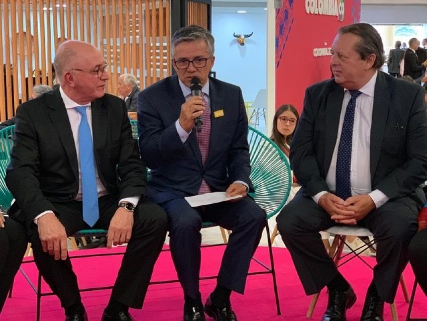 Juan Pablo Franky, Viceministro de Turismo de Colombia, anuncia junto a los directores de FIEXPO Latam, Arnaldo Nardone y Sergio Baritusio, que Colombia será la sede de la mayor feria del turismo de reuniones de la región en el trienio 2020/2022