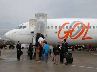 Gol reporta p&eacute;rdidas por 245,1 mln reales en 3er trimestre presionada por tipo de cambio