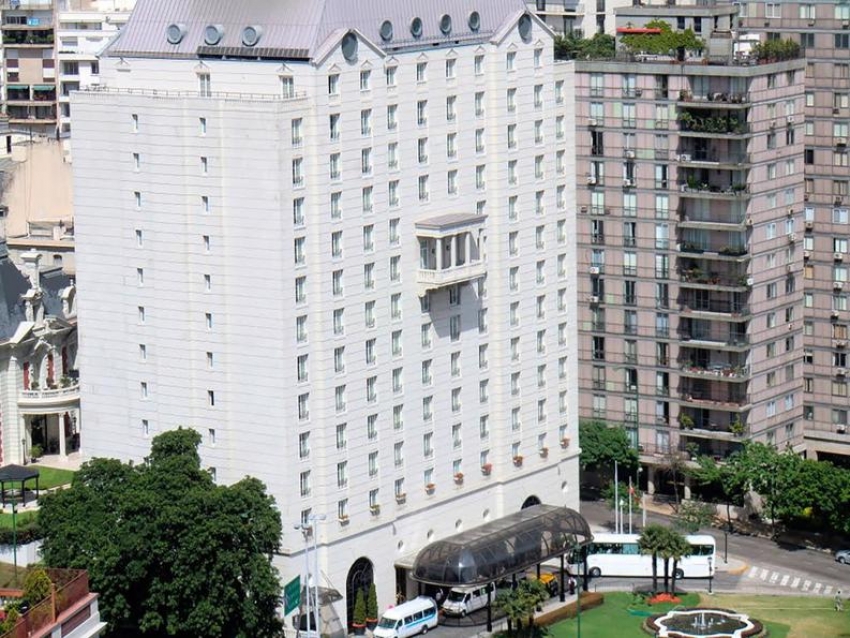 El Hotel Four Seasons tiene 300 empleados que conservaron sus puestos pese a la inactividad.
