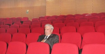 Vargas Llosa: el laberinto de un Honoris causa