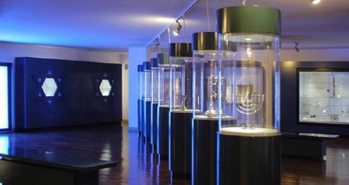  Am&acirc;ndio Manuel Ferreira Melo: "A&uacute;n conservamos las casas de los antiguos jud&iacute;os"