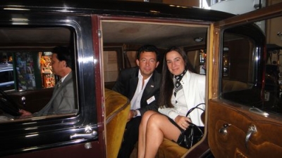 No es Woody Allen en Medianoche en París. Se trata del Presidente de Site Alejandro Verzoub muy bien acompañado.