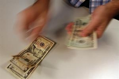 Cada vez m&aacute;s complicado comprar d&oacute;lares para turismo en Argentina